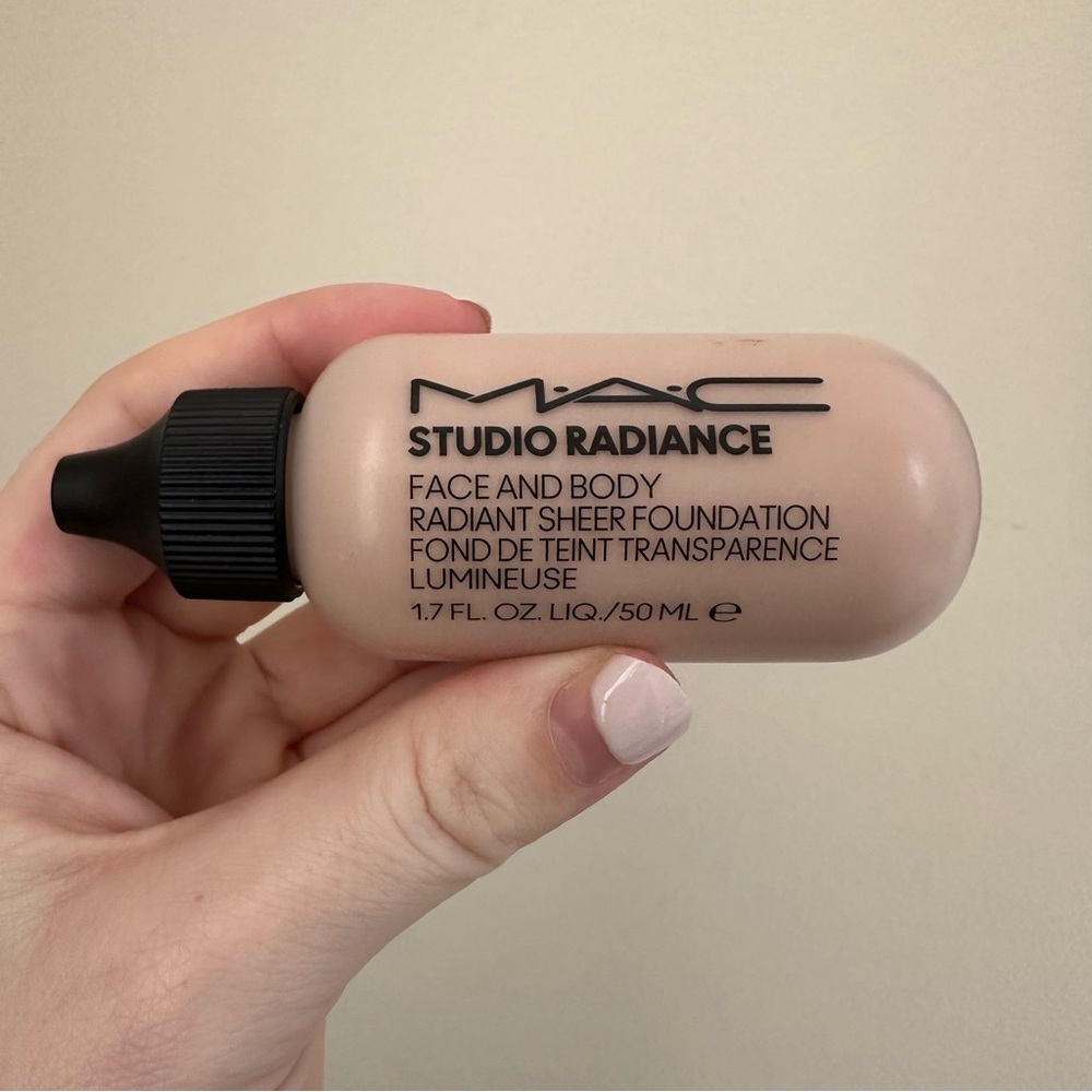 MAC Cosmetics Studio Radiance Foundation - Cream